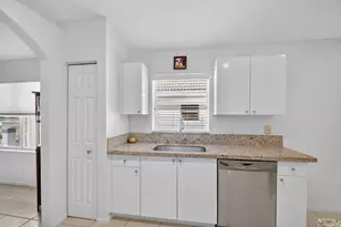 7910 Laina Ln, Boynton Beach, FL 33437 - Photo 9