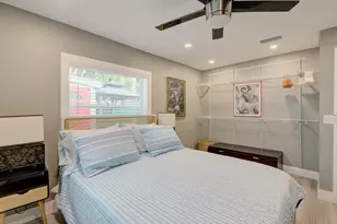 1425 NE 26th Dr, Wilton Manors, FL 33334 - Photo 13