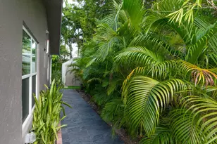 1425 NE 26th Dr, Wilton Manors, FL 33334 - Photo 25