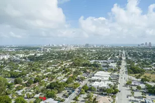 1425 NE 26th Dr, Wilton Manors, FL 33334 - Photo 23