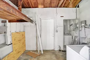 30 NE 139th St, Miami, FL 33161 - Photo 49