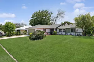 2526 SE Perugia St, Port Saint Lucie, FL 34952 - Photo 3