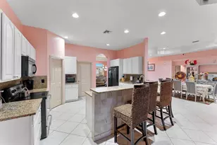 534 SW Halifax Ave, Port Saint Lucie, FL 34953 - Photo 9