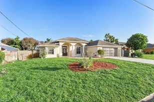 534 SW Halifax Ave, Port Saint Lucie, FL 34953 - Photo 1