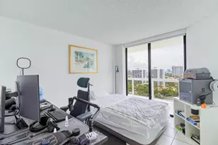 20185 E Country Club Dr, Miami, FL 33180 - Photo 35