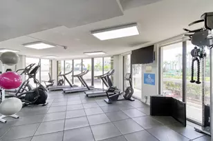 20185 E Country Club Dr, Miami, FL 33180 - Photo 37