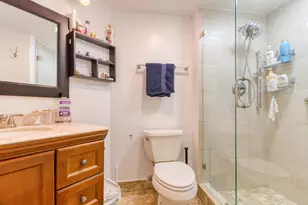 20185 E Country Club Dr, Miami, FL 33180 - Photo 29