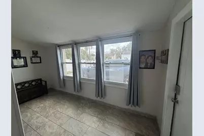 750 NE 4th Place, Hialeah, FL 33010 - Photo 5