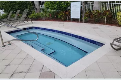 6533 Emerald Dunes Drive #304, West Palm Beach, FL 33411 - Photo 7