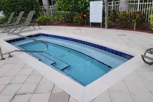 6533 Emerald Dunes Dr, West Palm Beach, FL 33411 - Photo 7