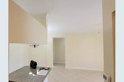 6533 Emerald Dunes Drive #304, West Palm Beach, FL 33411 - Photo 13