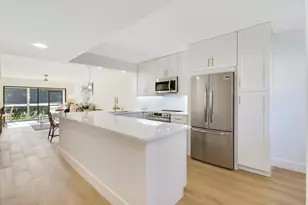 1001 Pinecrest Cir, Jupiter, FL 33458 - Photo 5