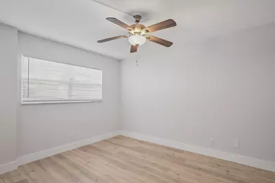 3590 Via Poinciana #501, Lake Worth, FL 33467 - Photo 15