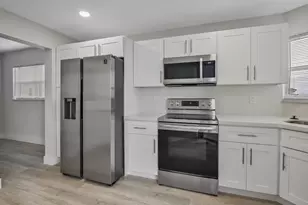 3590 Via Poinciana, Lake Worth, FL 33467 - Photo 3