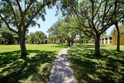 316 Meadows Circle #316, Boynton Beach, FL 33436 - Photo 13