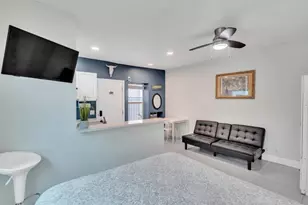 324 Indiana St, Hollywood, FL 33019 - Photo 19