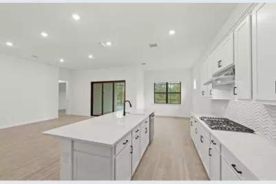 2107 Freemont Drive, Naples, FL 34120 - Photo 9