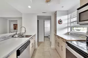 330 NE 26th Ave, Boynton Beach, FL 33435 - Photo 7