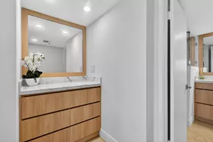 1717 N Bayshore Dr, Miami, FL 33132 - Photo 33