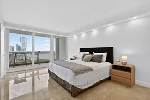 1717 N Bayshore Dr, Miami, FL 33132 - Photo 23