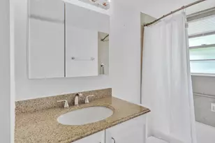 169 Suffolk E, Boca Raton, FL 33434 - Photo 27