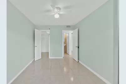 169 Suffolk E, Boca Raton, FL 33434 - Photo 17