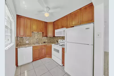 169 Suffolk E, Boca Raton, FL 33434 - Photo 7