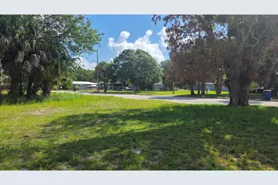 407 Dundas Court, Fort Pierce, FL 34950 - Photo 7