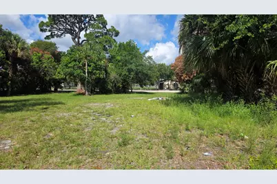 407 Dundas Court, Fort Pierce, FL 34950 - Photo 3