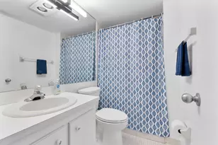 9450 Poinciana Pl, Davie, FL 33324 - Photo 7