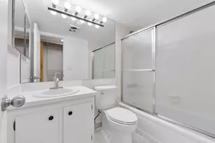 9450 Poinciana Pl, Davie, FL 33324 - Photo 11
