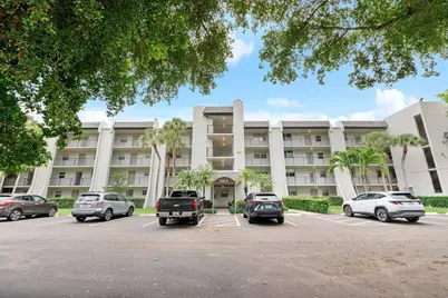 9450 Poinciana Place #211, Davie, FL 33324 - Photo 13