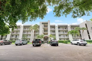 9450 Poinciana Pl, Davie, FL 33324 - Photo 13