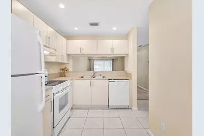 299 NW 36th Avenue, Deerfield Beach, FL 33442 - Photo 15