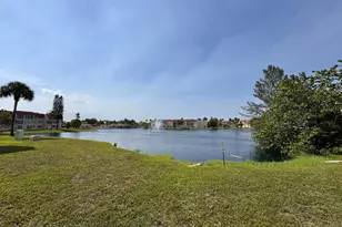 2831 E Sunrise Lakes Dr E, Sunrise, FL 33322 - Photo 17