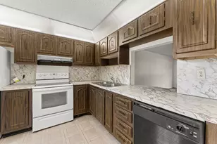 713 Nantucket Cir, Lake Worth, FL 33467 - Photo 3