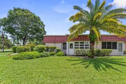 713 Nantucket Circle #B, Lake Worth, FL 33467 - Photo 1