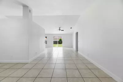 201 SW Amesbury Avenue, Port Saint Lucie, FL 34953 - Photo 5