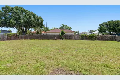 201 SW Amesbury Avenue, Port Saint Lucie, FL 34953 - Photo 23