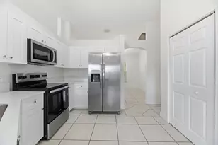 201 SW Amesbury Ave, Port Saint Lucie, FL 34953 - Photo 15