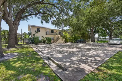 708 SW Gardens Boulevard, Palm City, FL 34990 - Photo 3