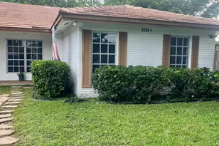 8586 NW 23rd Manor, Coral Springs, FL 33065 - Photo 3