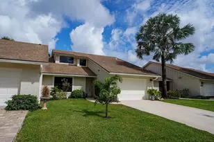 11894 Donlin Dr, Wellington, FL 33414 - Photo 3