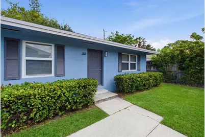 353 Wickline Boulevard, Lantana, FL 33462 - Photo 3