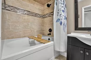 124 Wimbledon Lake Dr, Plantation, FL 33324 - Photo 23