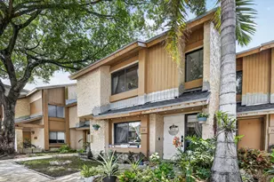 124 Wimbledon Lake Dr, Plantation, FL 33324 - Photo 1