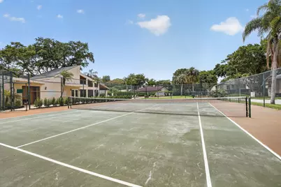124 Wimbledon Lake Drive, Plantation, FL 33324 - Photo 35