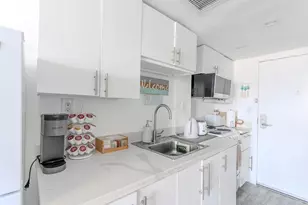19201 Collins Ave, Sunny Isles Beach, FL 33160 - Photo 9
