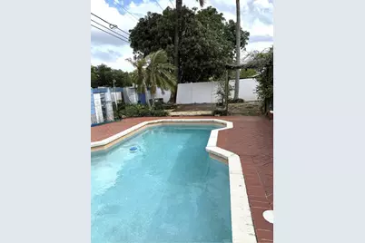 1020 SW 81st Terrace, North Lauderdale, FL 33068 - Photo 7