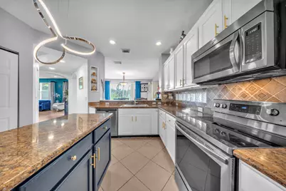 726 Gazetta Way, West Palm Beach, FL 33413 - Photo 17